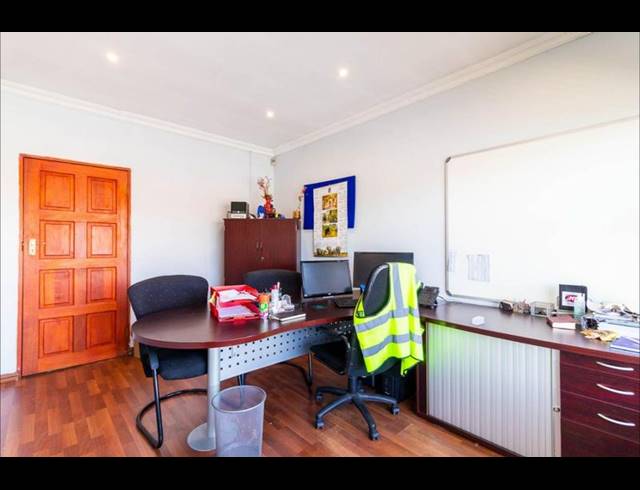 BUSINESS FOR SALE IN NEW REDRUTH